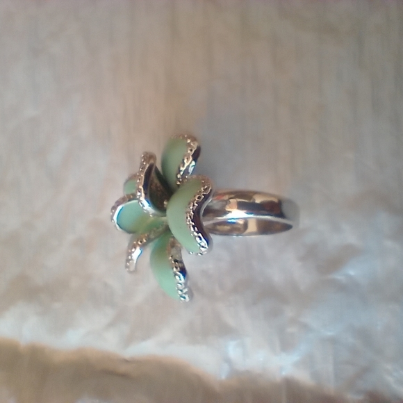 18k Gold filled turquoise enamel flower ring with swarovski accent (Size 6) - Picture 6 of 7